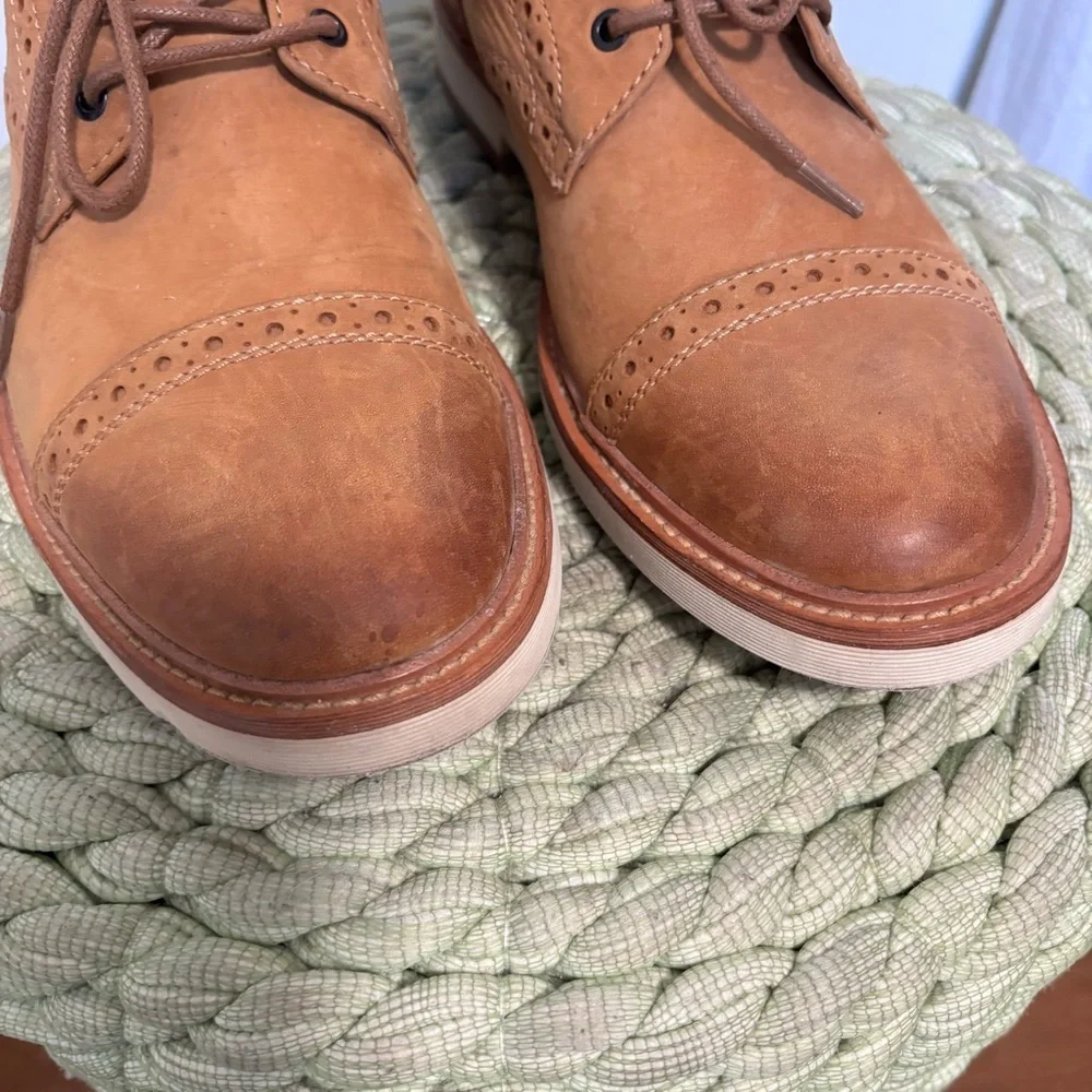Frye timeless details